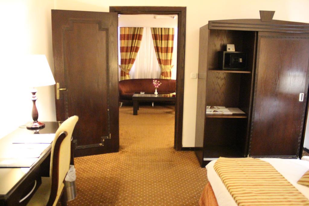 Al Fanar Palace Hotel And Suites Amman Buitenkant foto