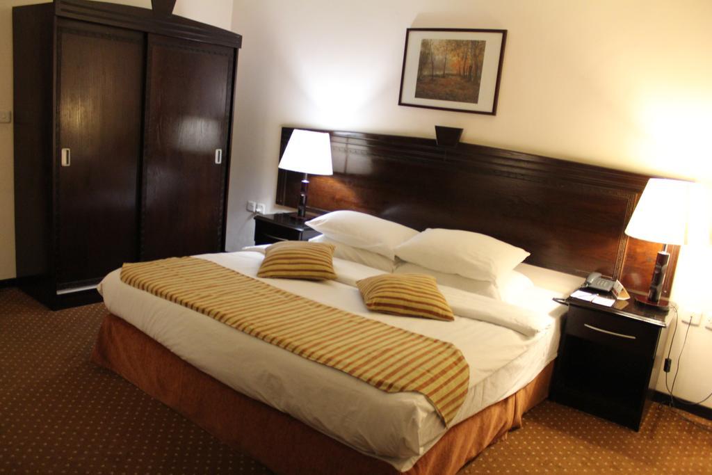 Al Fanar Palace Hotel And Suites Amman Buitenkant foto